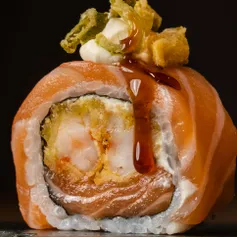 Uramaki Shake Ebi com filete de Salmão (10 peças)