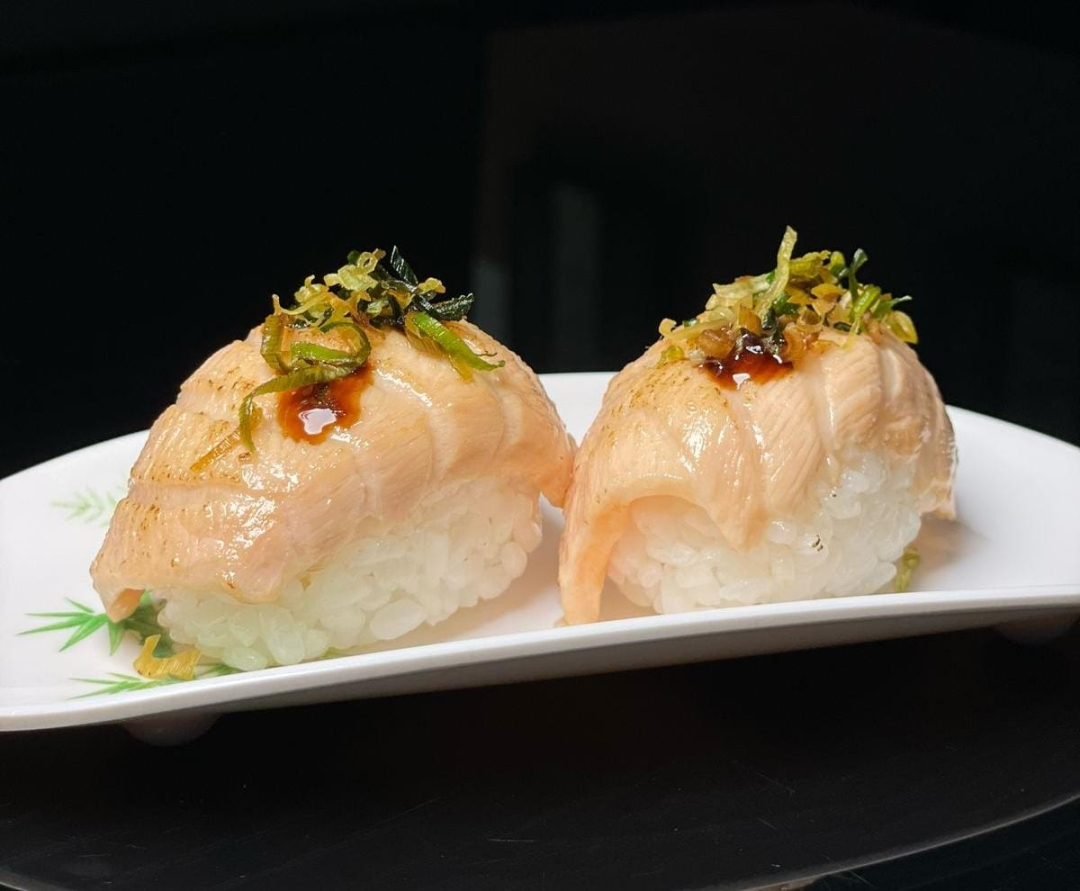 Niguiri de Salmão Maçaricado